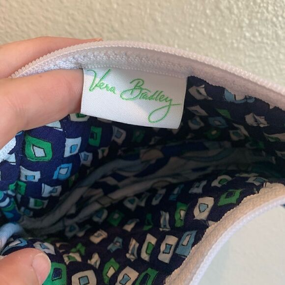 VERA BRADLEY MEDITERRANEAN WHITE QUILTED SATCHEL/MAKE UP BAG - Picture 2 of 3